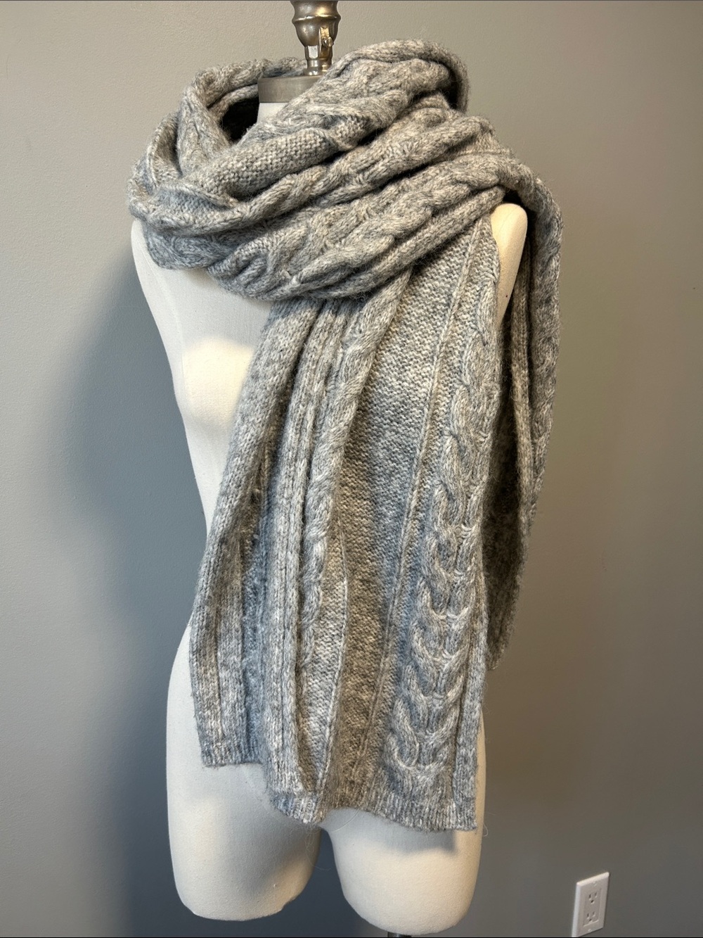 Aerie Soft Chunky Cable Knit Scarf